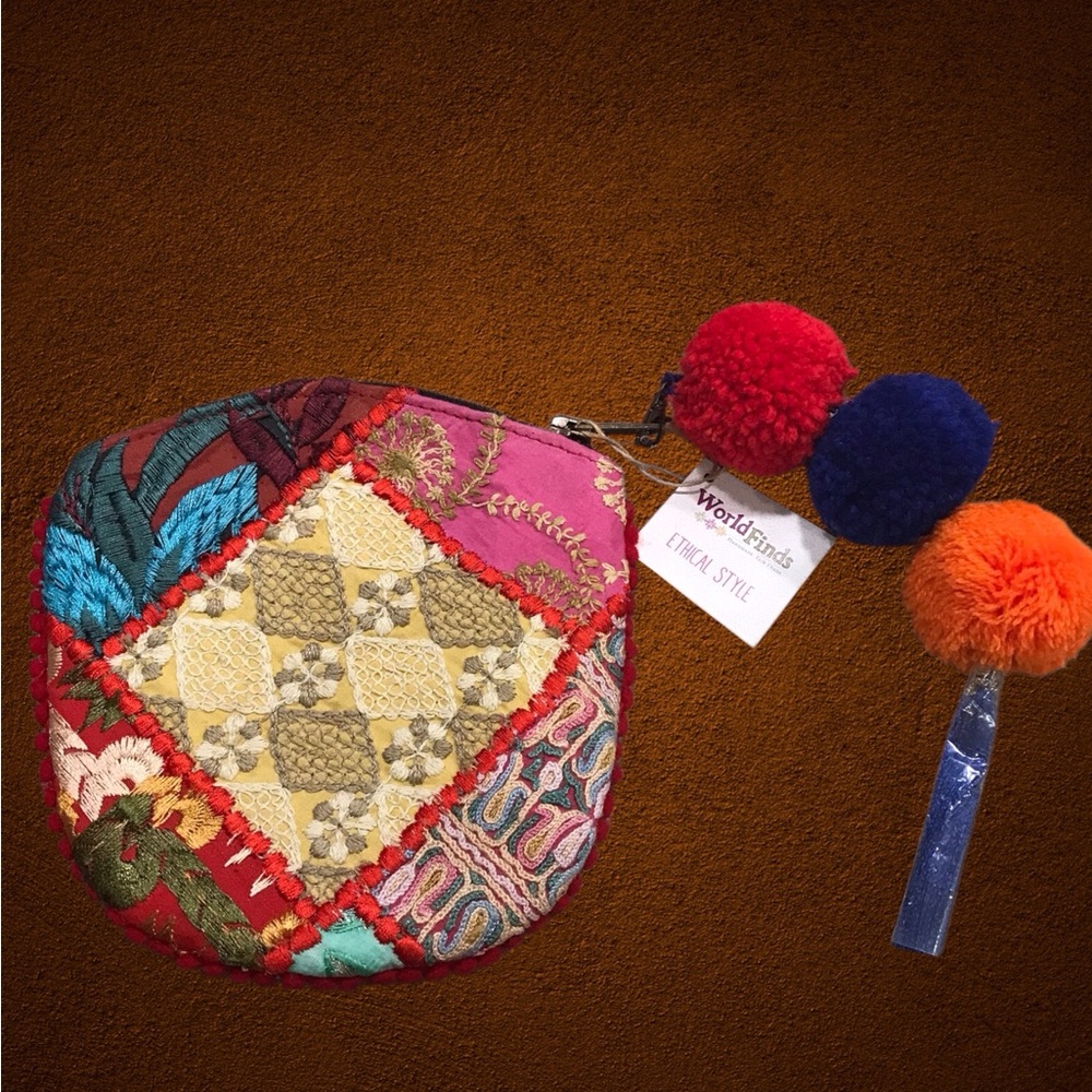 NWT World Finds Fair Trade Kutch Pom Pom Coin Purse‎